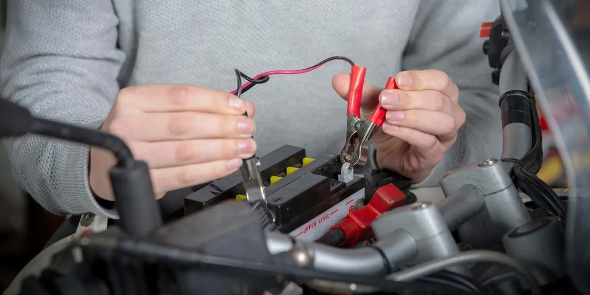 باطری موتورسیکلت چیست