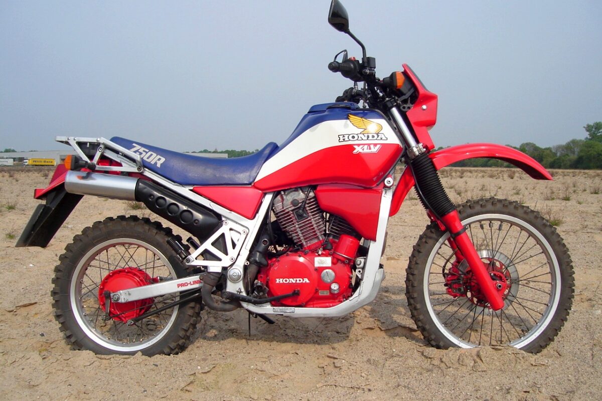 هوندا ایکس ال وی (Honda XLV 750 R)