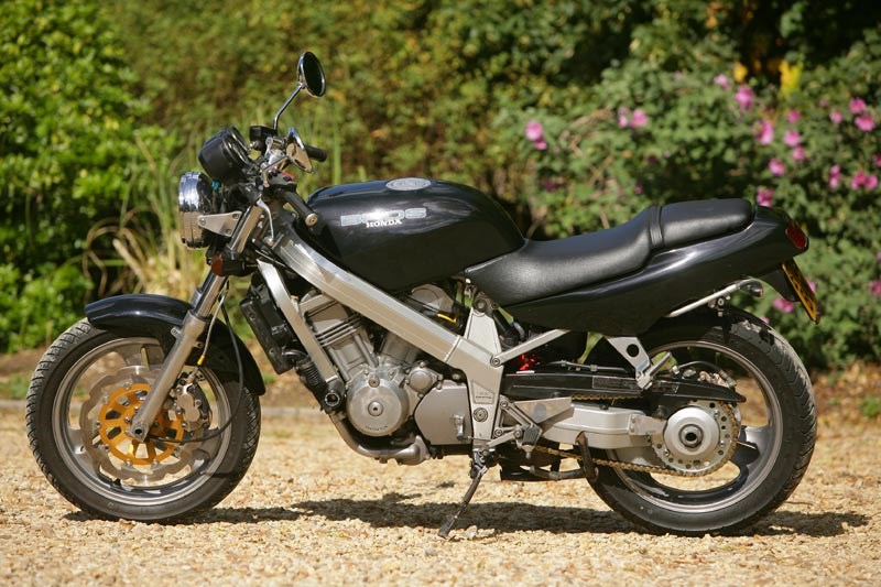 موتور سیکلت هوندا بروس (Honda Bros) 1