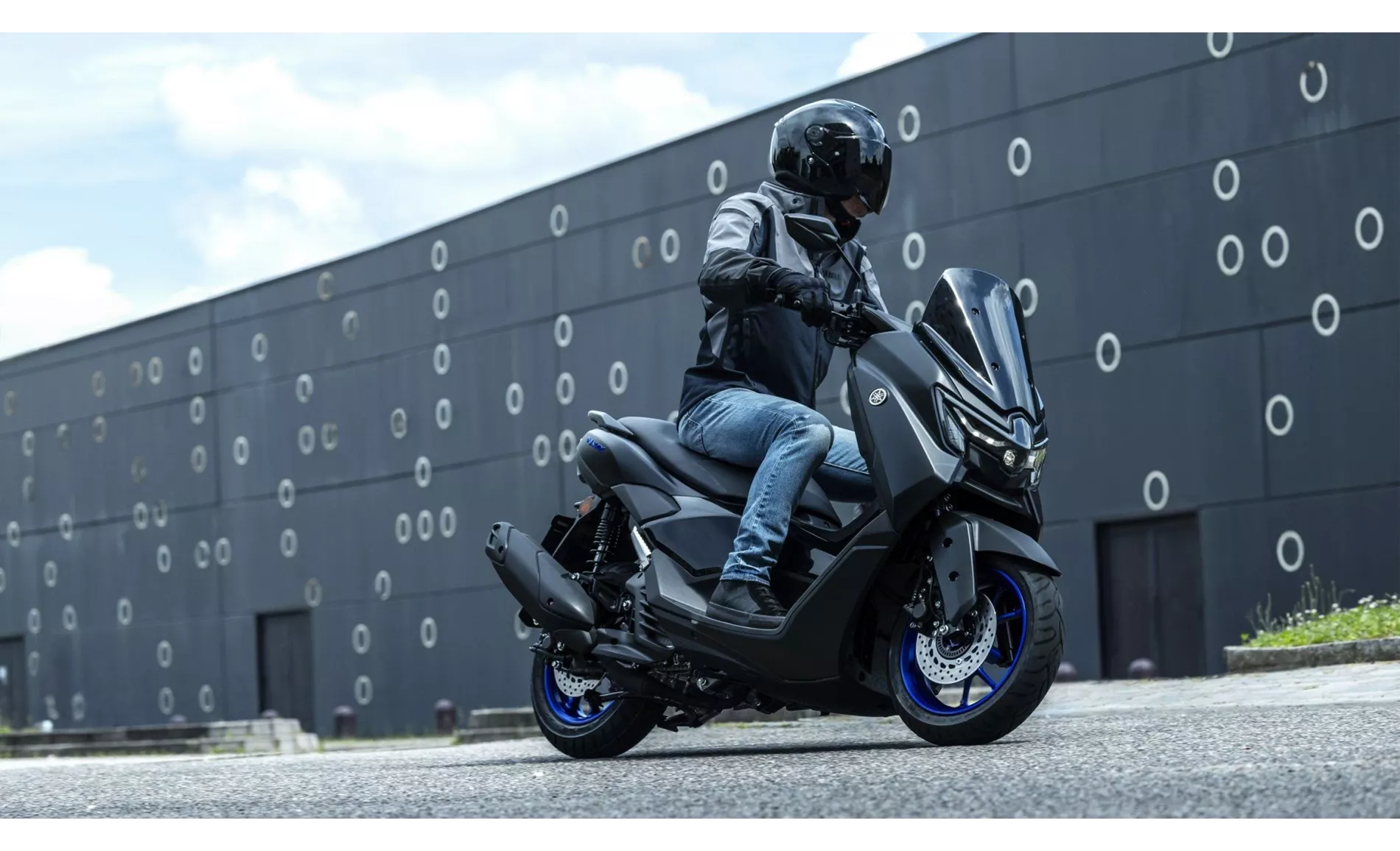 یاماها NMAX یا XMAX