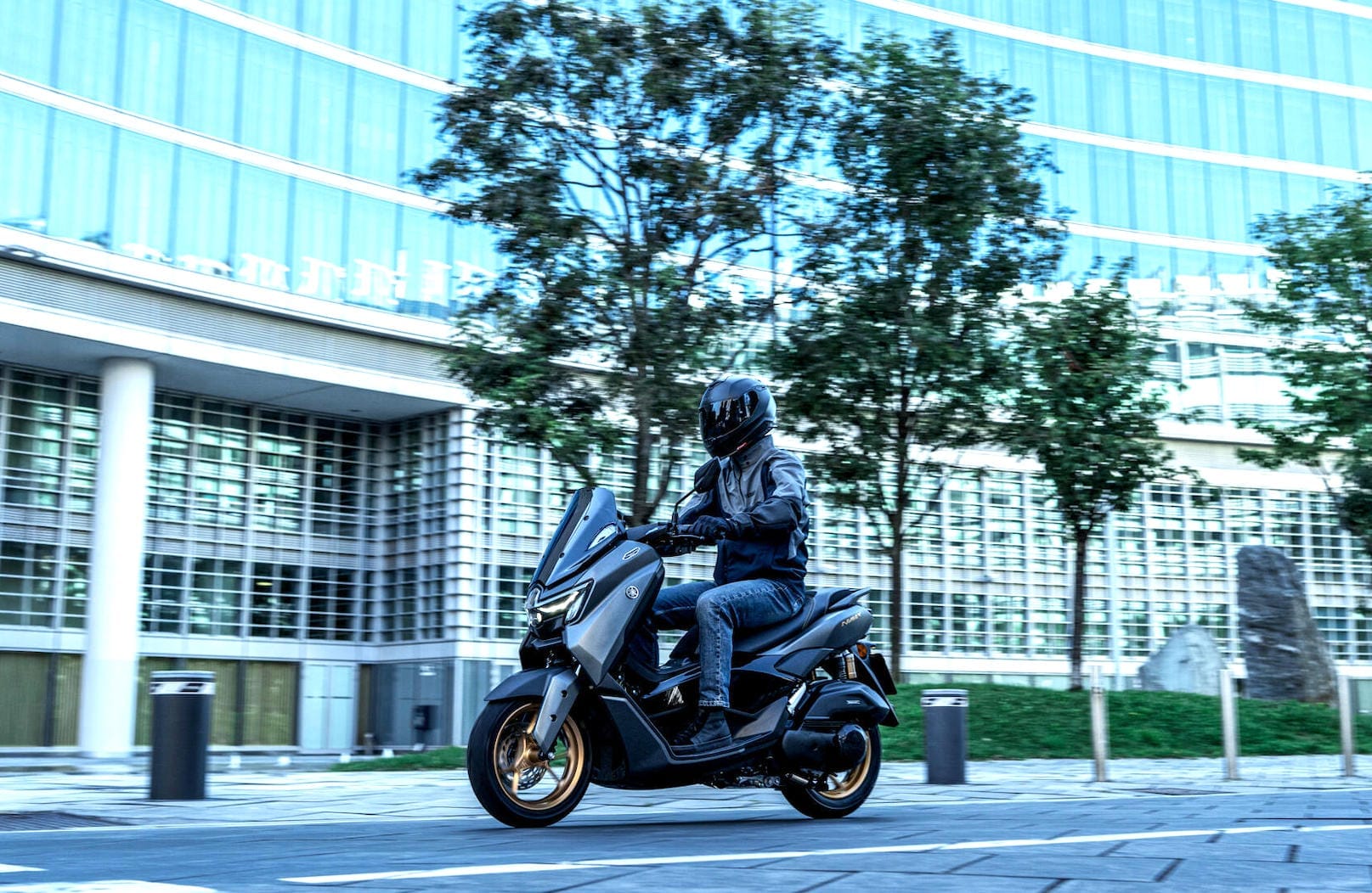 یاماها NMAX یا XMAX
